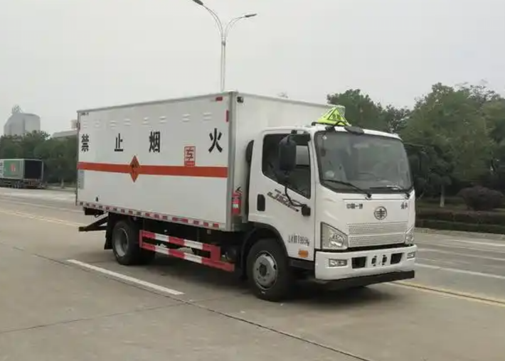 阳江镇爆破器材运输车可以上高速吗？