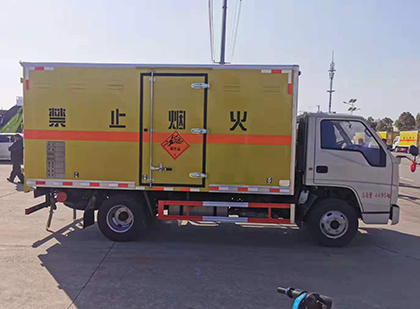 阳江镇爆破器材运输车工人安全操作规范与智能技术保障